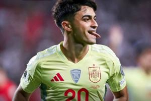 登录入口-顶级！佩德里第1球轻松写意晃开1人+兜射，第2球细致观察冲刺插上