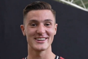 曼联晒球员采访预热英超首轮，塞斯科：希望取得最好的结果