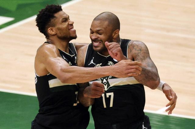 开云体育会员中心-塔克离开对雄鹿有多伤？五小阵容仍是布帅选择之一